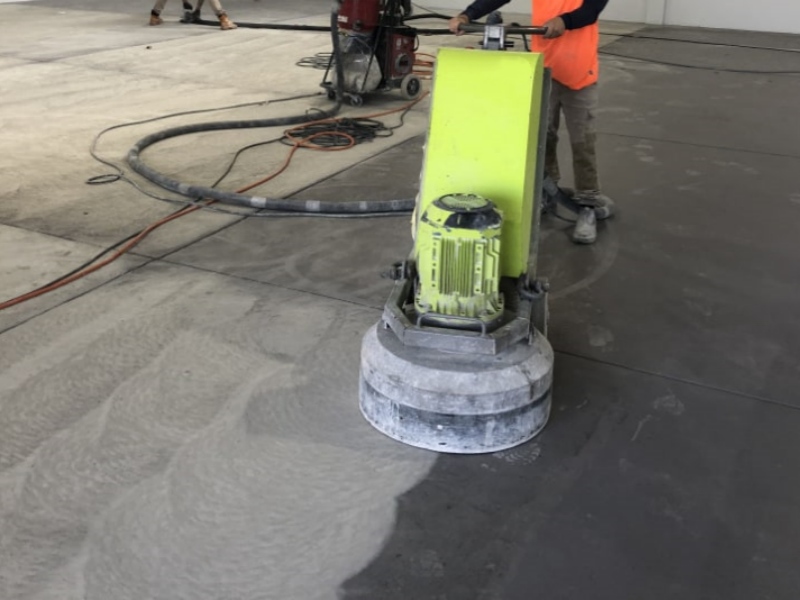 Comment éliminer efficacement l'époxy des sols en béton