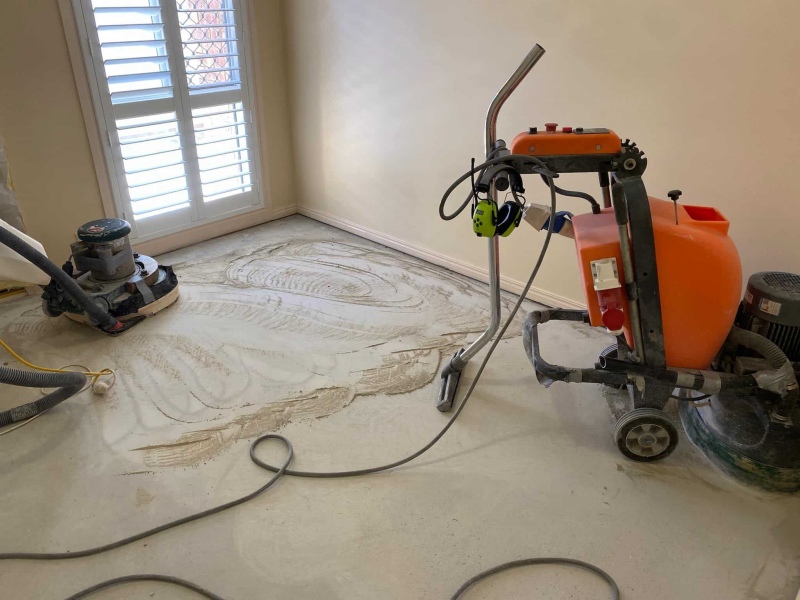 Comment choisir la bonne vitesse et la bonne pression de ponçage du béton