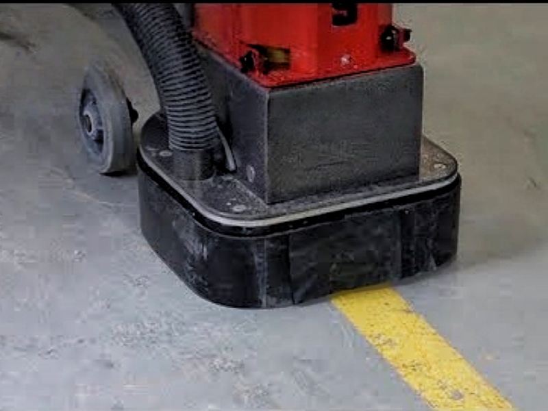 Enlever les peintures de lignes avec des outils diamantés